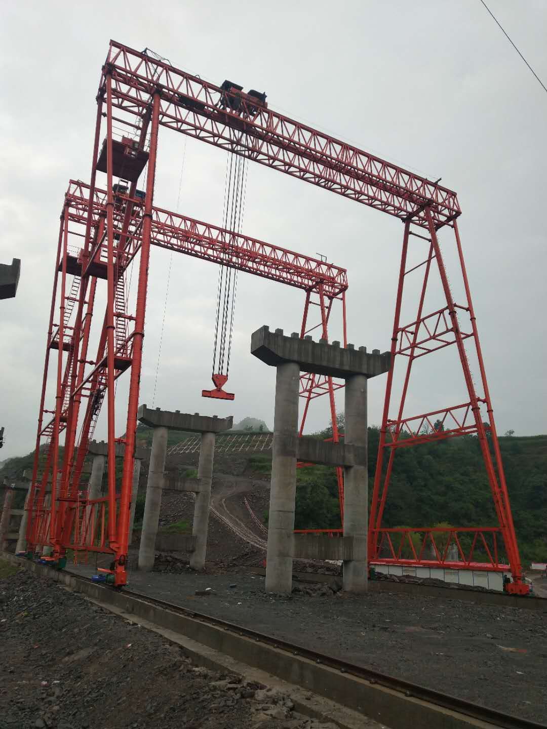 中鐵四局貴陽項目，MG100噸-32米跨38米高龍門吊