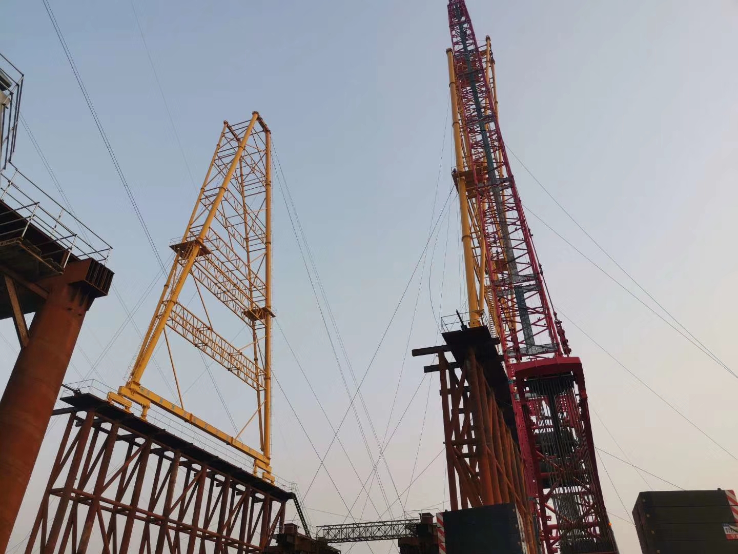 中交二公局濟南跨黃河橋項目，MG120噸-36米跨-54米高龍門吊，